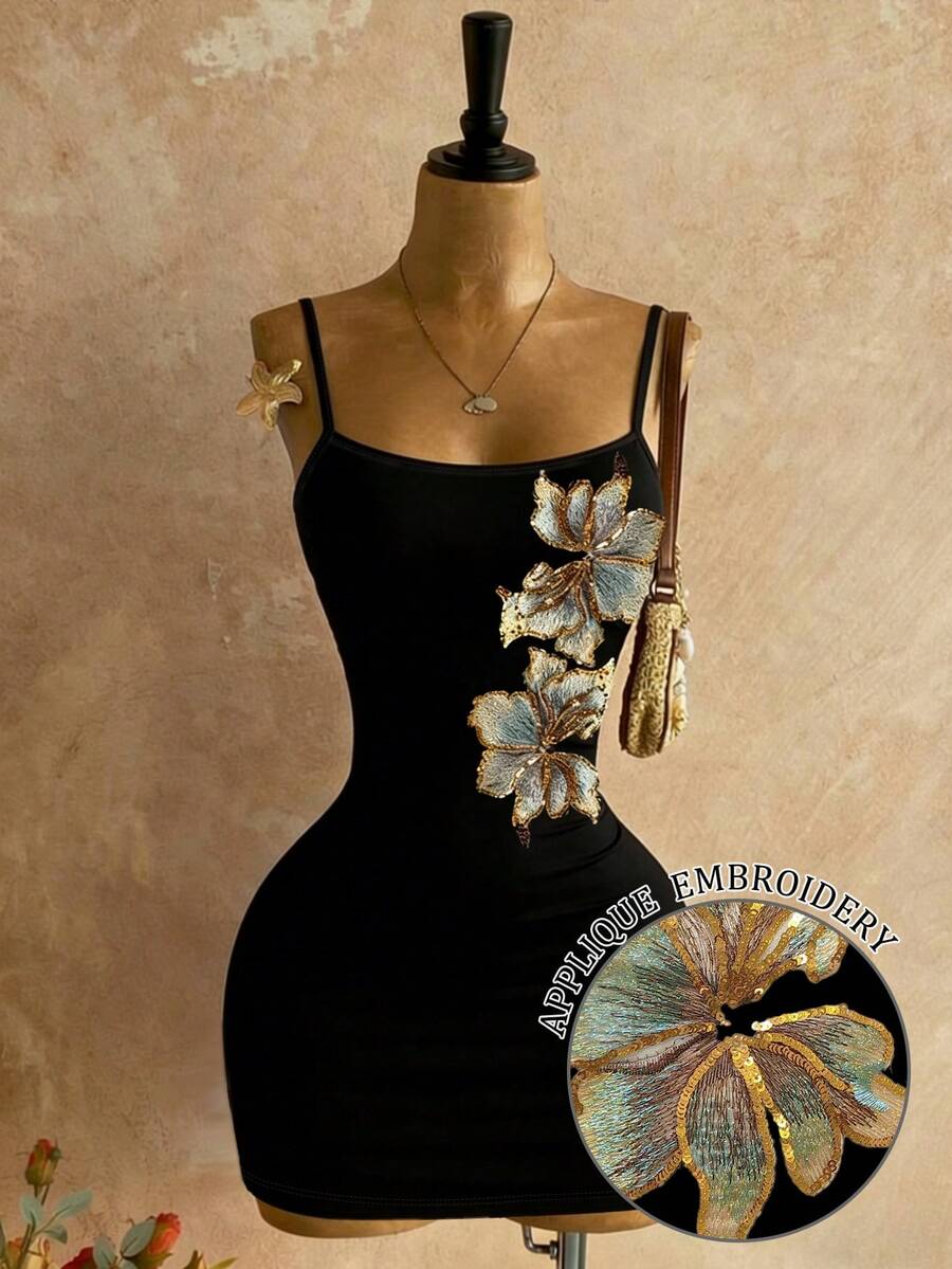 Women'S Fashion Of The 70S - Vintage Zarif Elbise, Ağır Patchwork Nakışlı